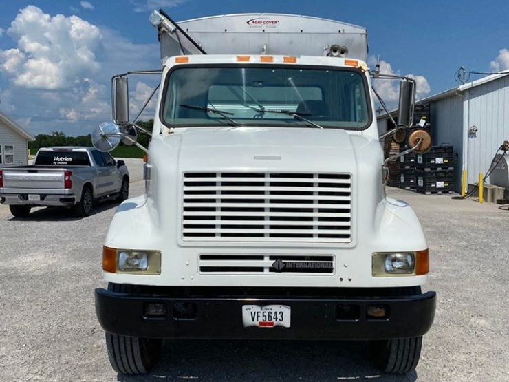 2003-ihc-8100-dry-tender-truck-(pz13790,-unit-25275)-image-2