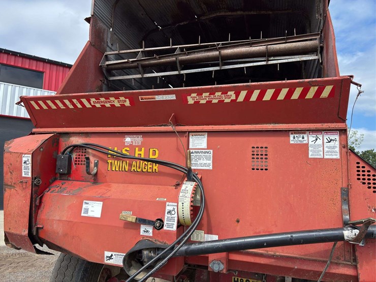 h&s-hd-twin-auger-18'-forage-wagon-image-20