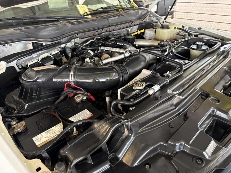 2017-ford-f550-image-15