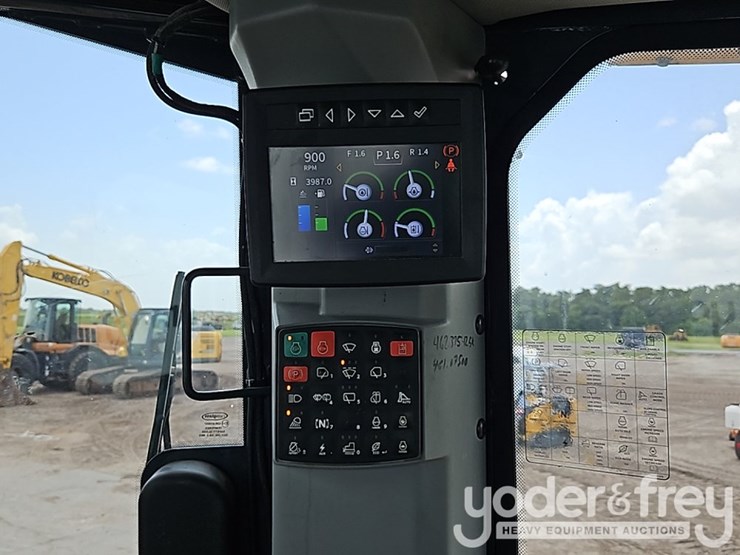 2022-deere-850l-lgp-image-37