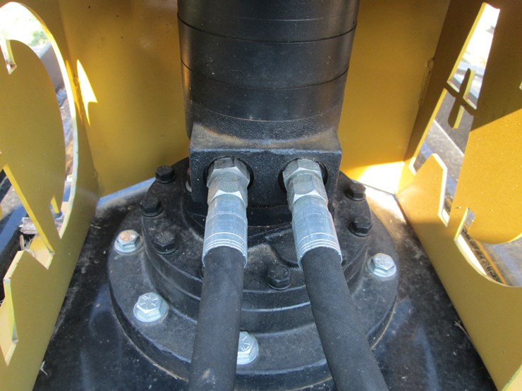 #40-•-#26810-•-carolina-attachments-78"-skid-steer-brush-cutter-016187-image-7