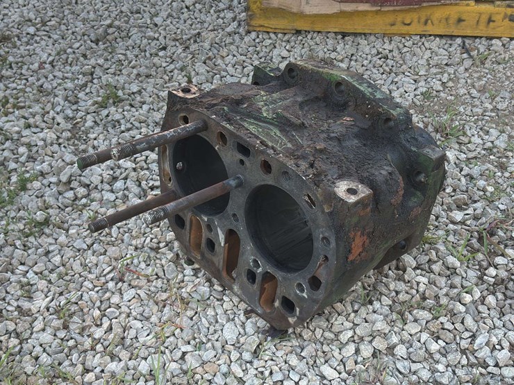 john-deere-model-70-block-image-2
