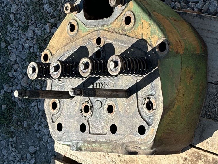john-deere-model-g-head-image-10