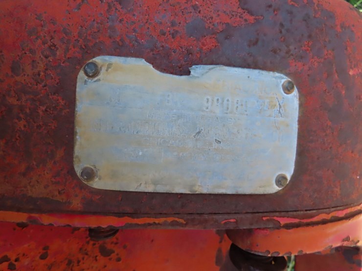 1943-farmall-m-tractor-image-7
