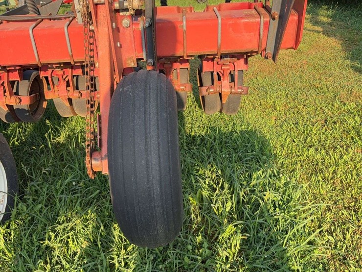 case-5400-drill,-20ft,-soybean-special,-yetter-no-till,-with-markers-image-9