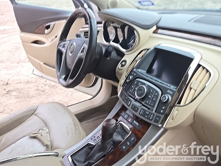 2010-buick-lacrosse-cxs-image-63