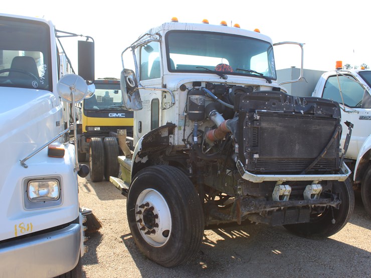 peterbilt-337-image-2