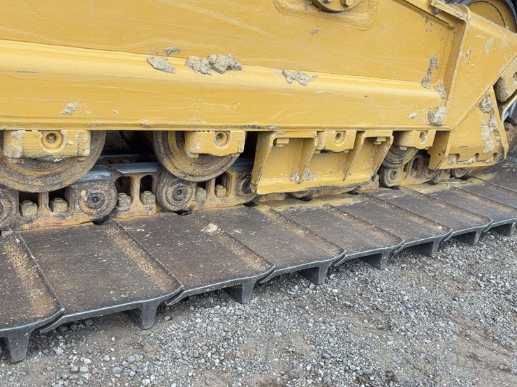 2013-cat-dgn-lgp-dozer-image-13
