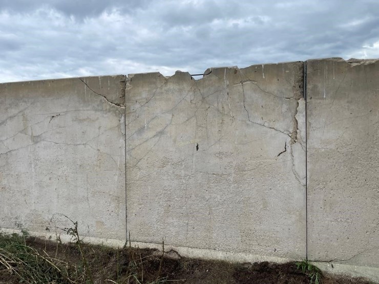 bunker-l--walls-(120'-+/--total)---off-site-image-5