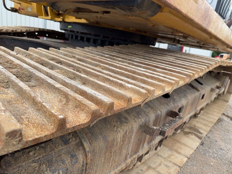 2013-caterpillar-329el-image-15
