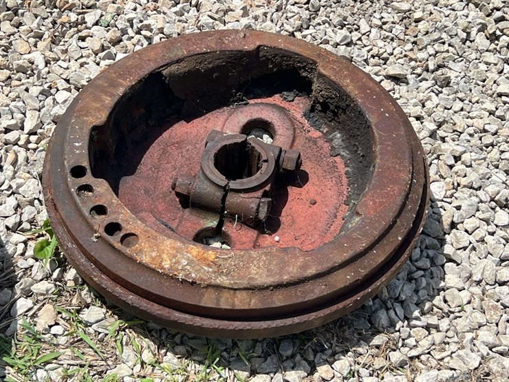 john-deere-model-g-flywheel-image-5