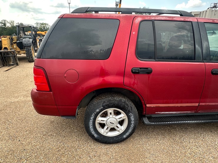 2005-ford-explorer-image-21