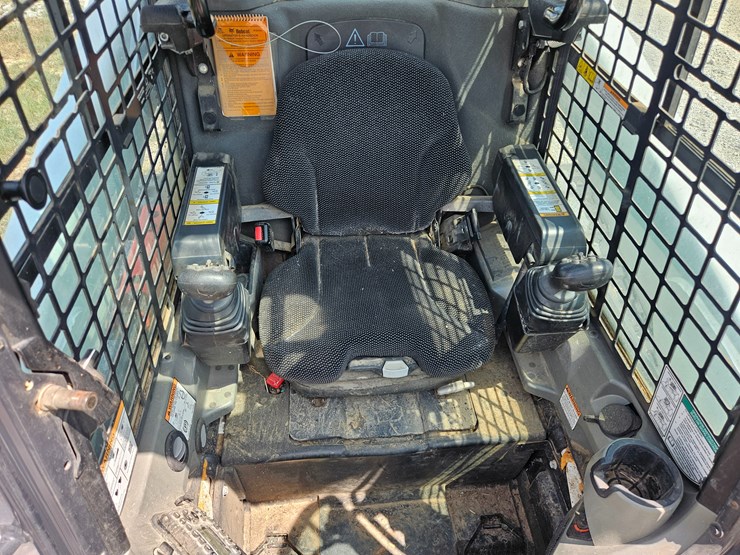 2019-bobcat-t870-image-31