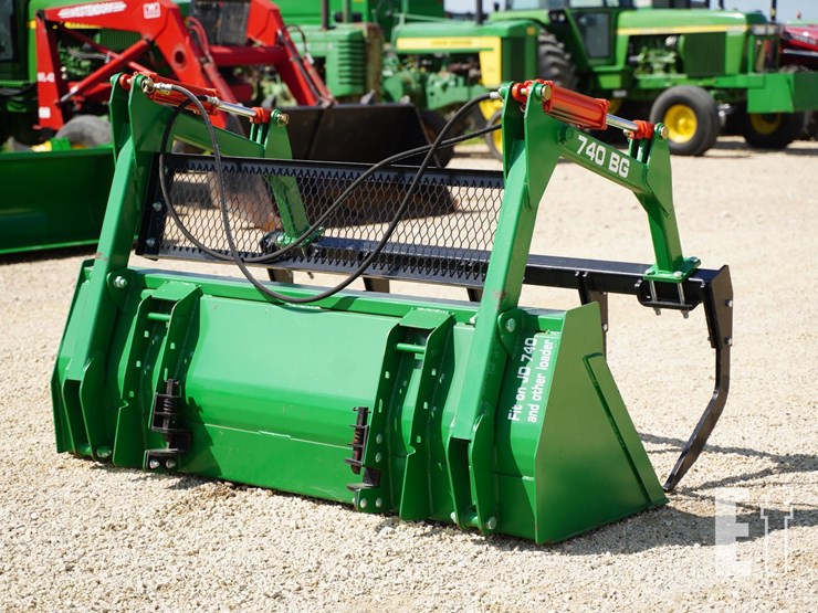 2025-john-deere-640-image-5