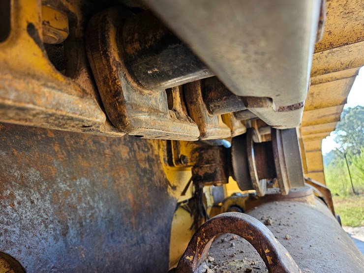 2014-caterpillar-953d-image-99