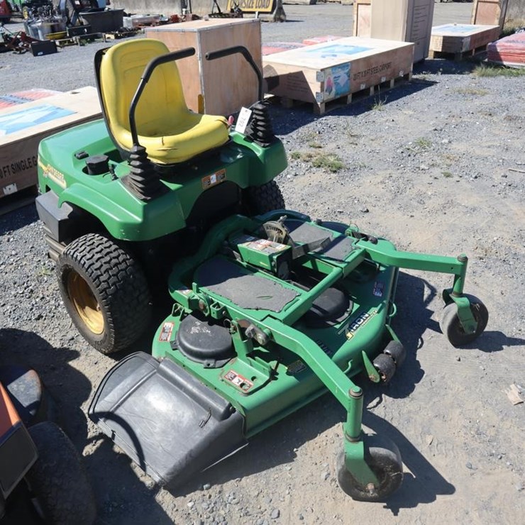 JOHN DEERE F680