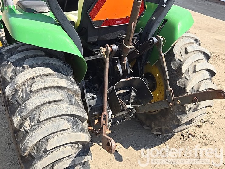 2009-john-deere-3038e-image-27