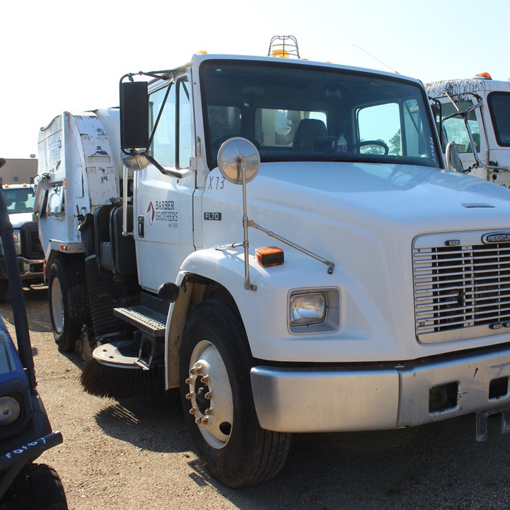 2005 FREIGHTLINER FL70