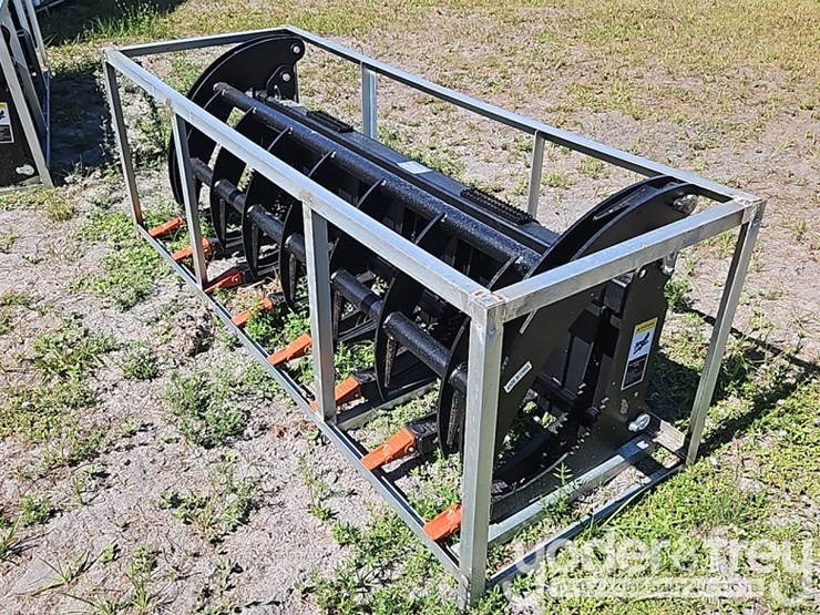 heavy-grass-fork-grapple-to-suit-skidsteer-image-1