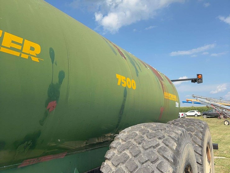 blazer-magnum-7500-gallon-slurry-vac-tank,-5-shank-plow-down,-steerable-double-axel,-hydraulic-driven-pump,-field-ready-image-5