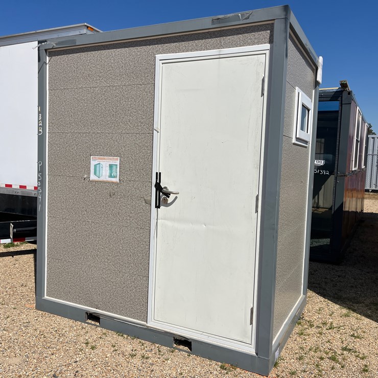#50541 • PORTABLE RESTROOM