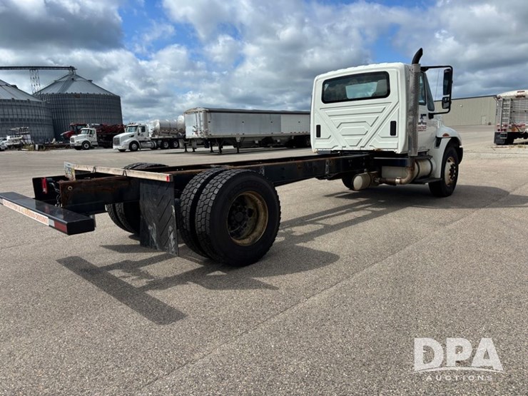 2007-international-durastar-4300-image-11