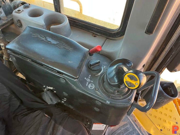 2018-komatsu-d65wx-18-image-18