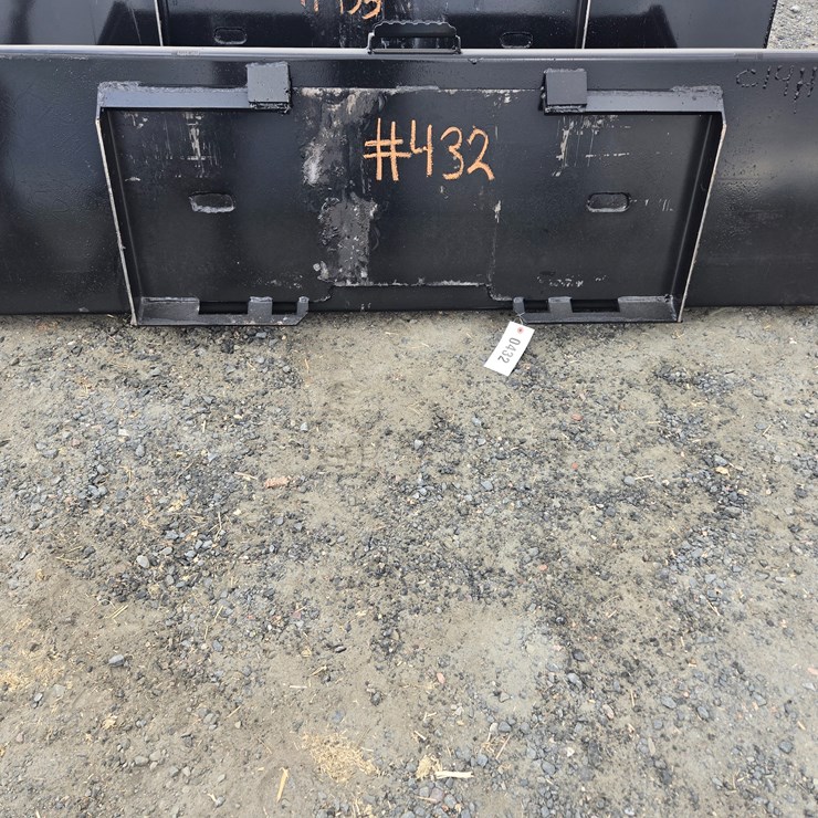 #432 • Skid steer bucket