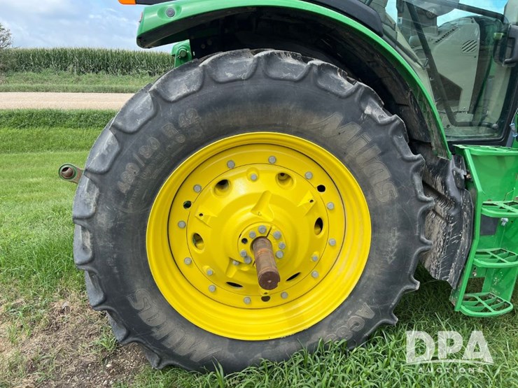 2014-john-deere-6140r-image-29