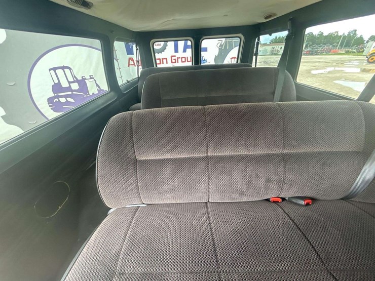 2001-dodge-ram-wagon-3500-passenger-van-image-26