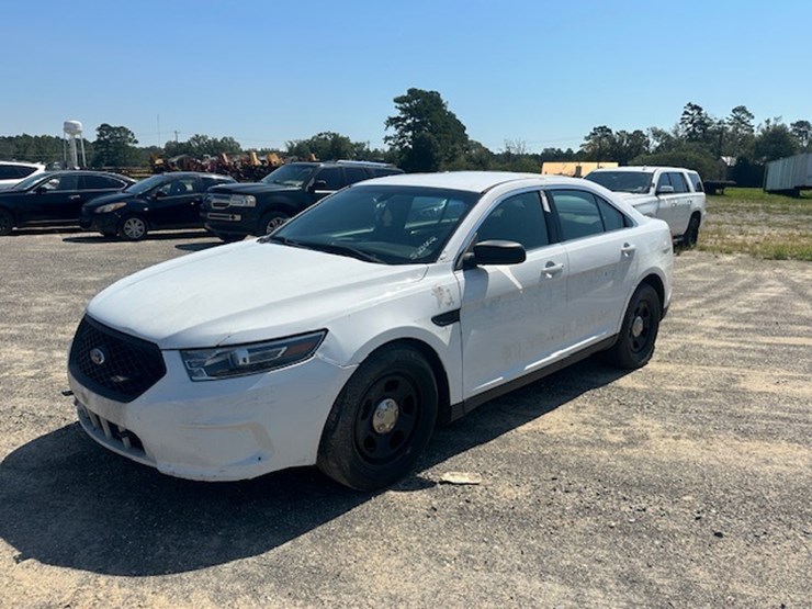 #23002-•-2017-ford-taurus-image-1