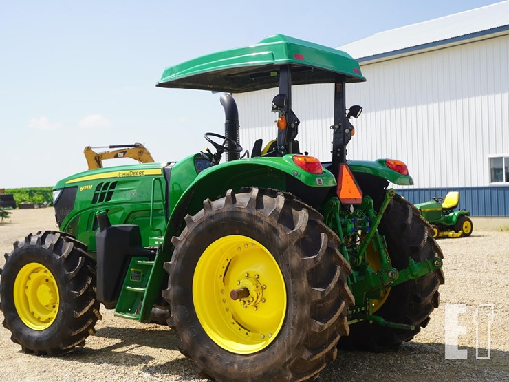 2013-john-deere-6125m-image-4
