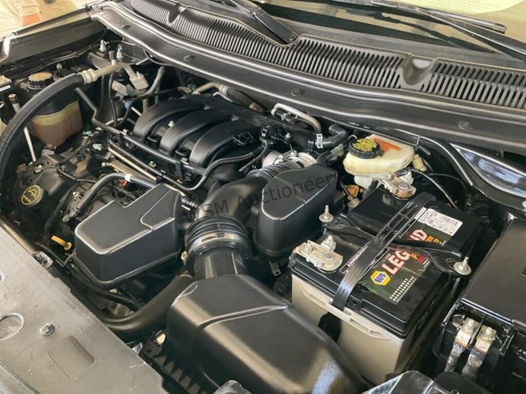 2016-ford-explorer-image-11