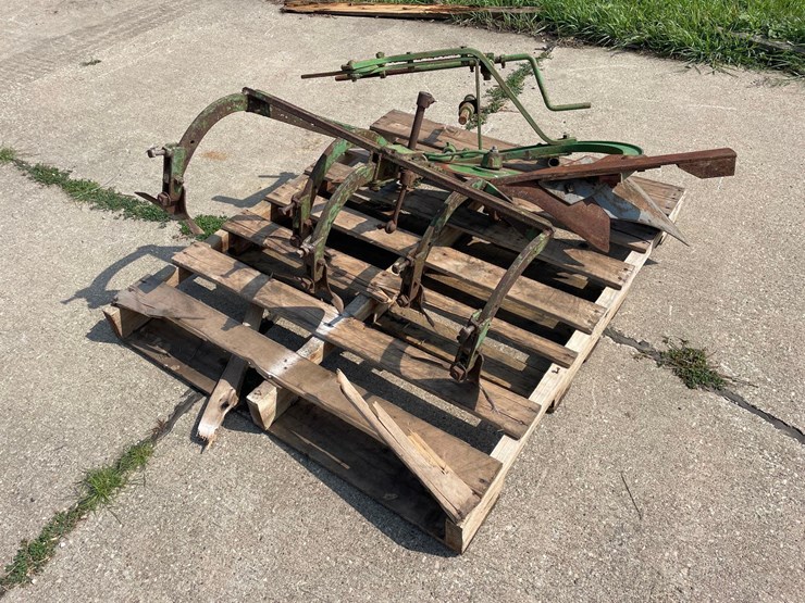 john-deere-plow-&-30”-cultivator-image-1