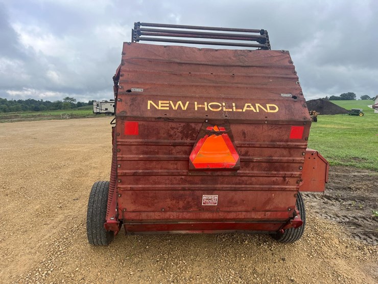 new-holland-846-image-3