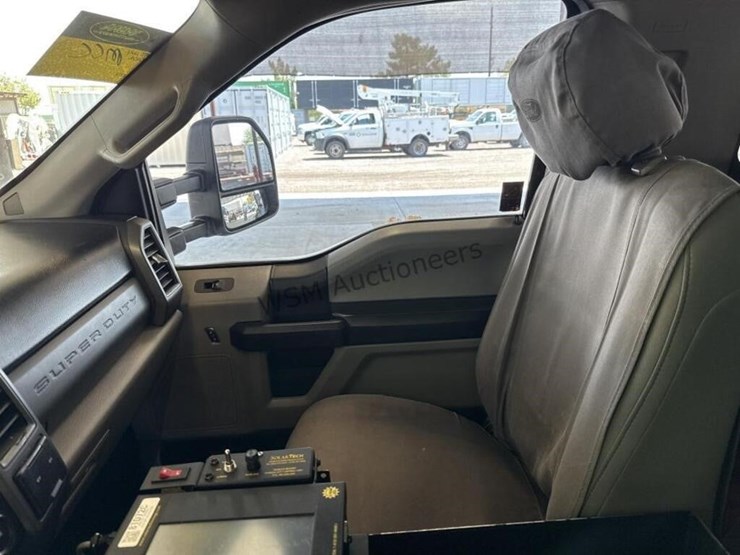 2017-ford-f550-image-25