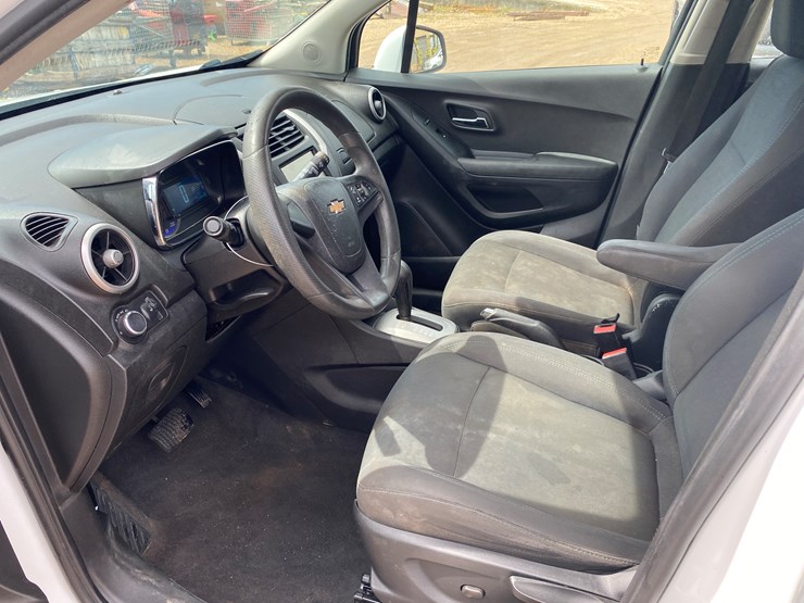 #22411-•-2016-chevrolet-trax-image-7