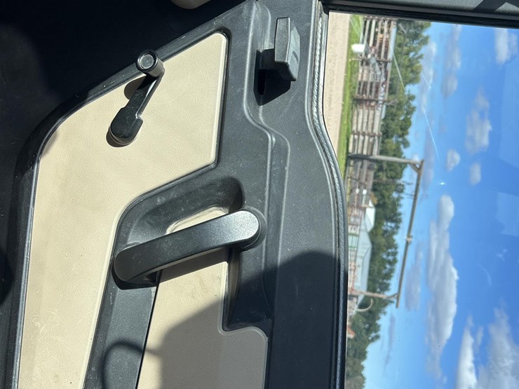 2018-john-deere-gator-xuv-835r-image-19