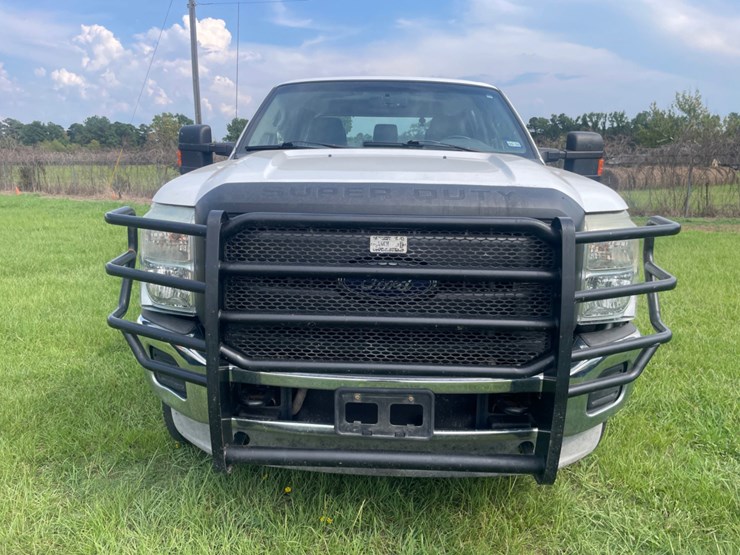 2012-ford-f250-xl-image-2
