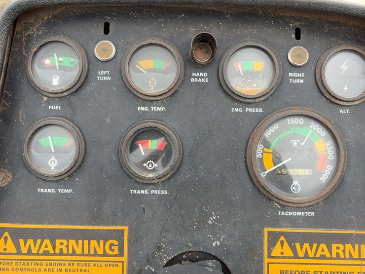 1977-case-970-2wd-tractor-image-28