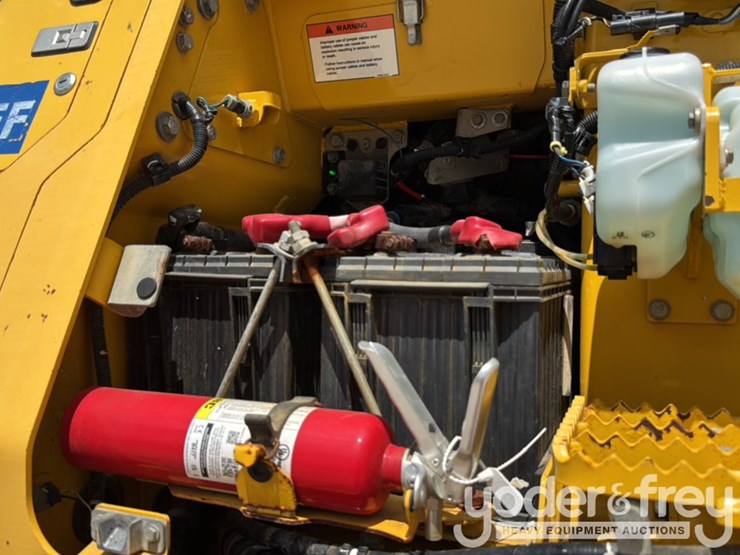 2016-komatsu-d61px-24-image-31