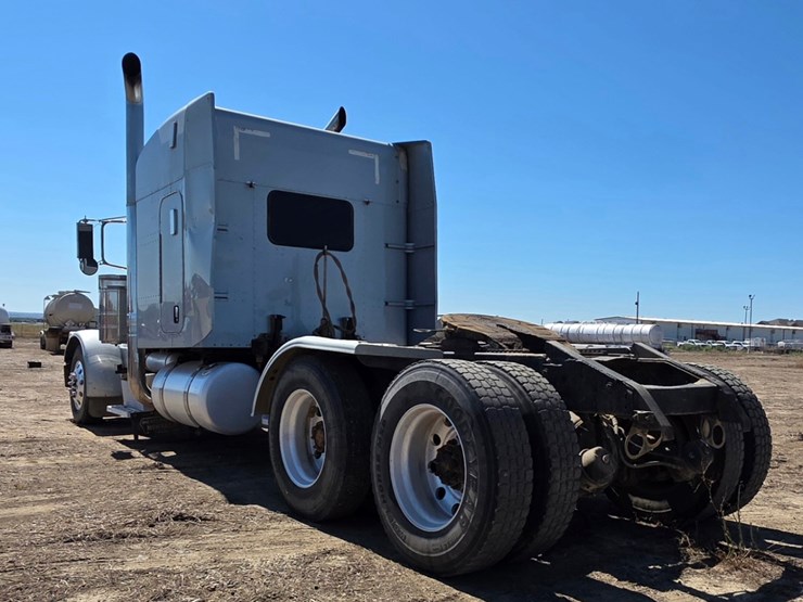 2007-peterbilt-379-image-21