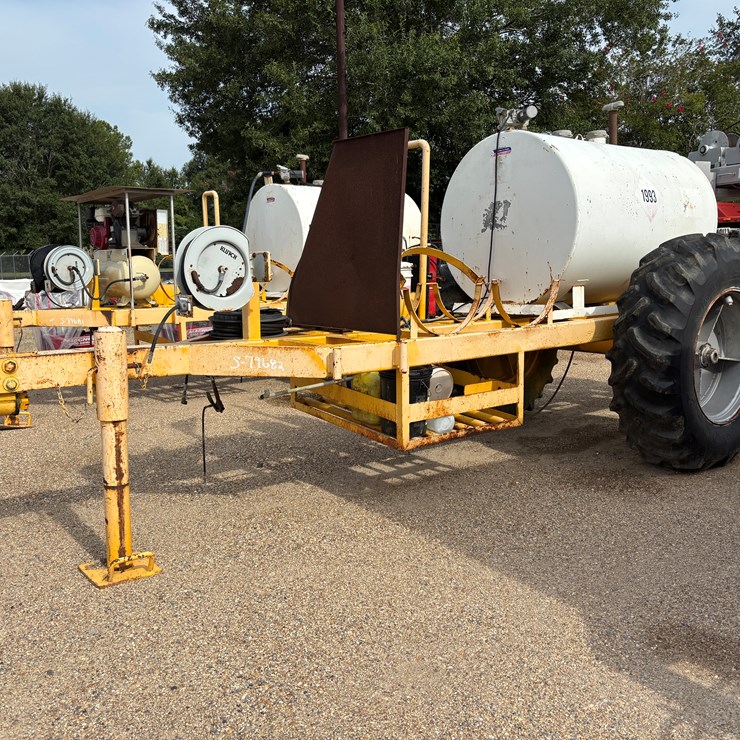 #79682 • PORTABLE FUEL/LUBE WAGON