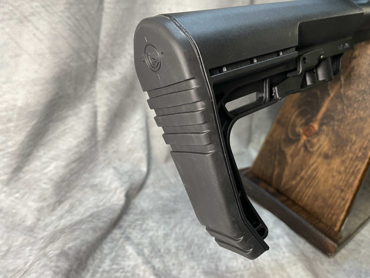 #4577-•-radical-firearms-ar-15-package-5.56-nato-semi-auto-rifle,-sn:-epg16v2-image-9