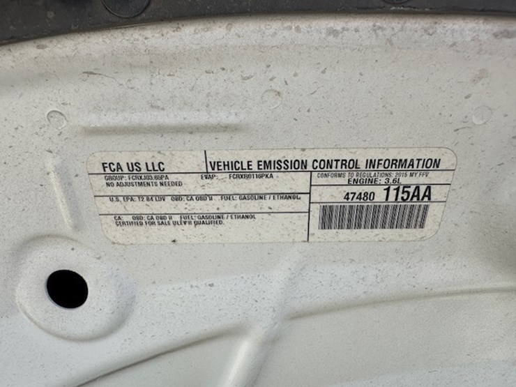 #23052-•-2015-chrysler-200s-image-64
