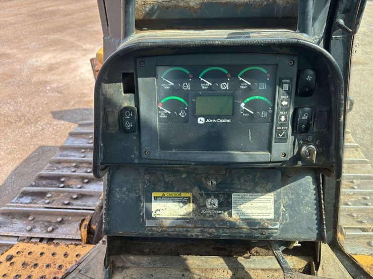 2005-deere-750j-image-26
