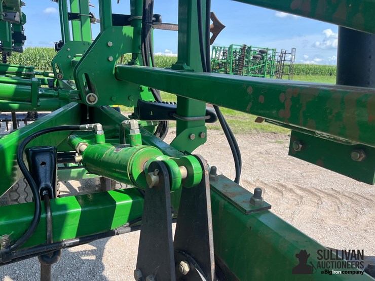 john-deere-2310-image-15