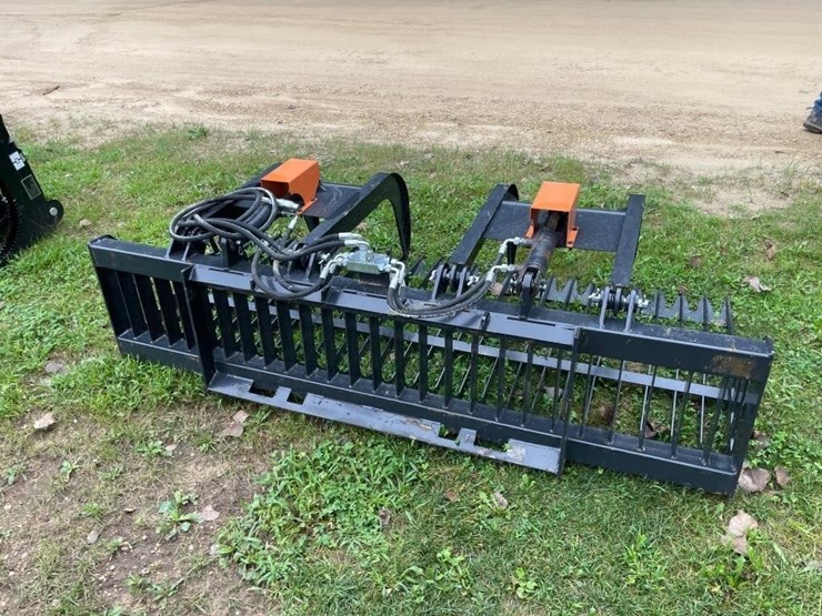 new-7'-skidsteer-grapple-bucket-image-4