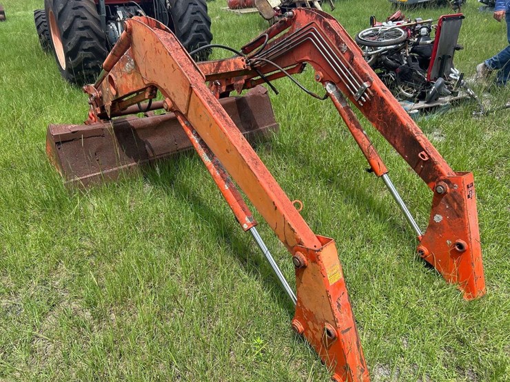 kubota-la853-loader-arm-image-4