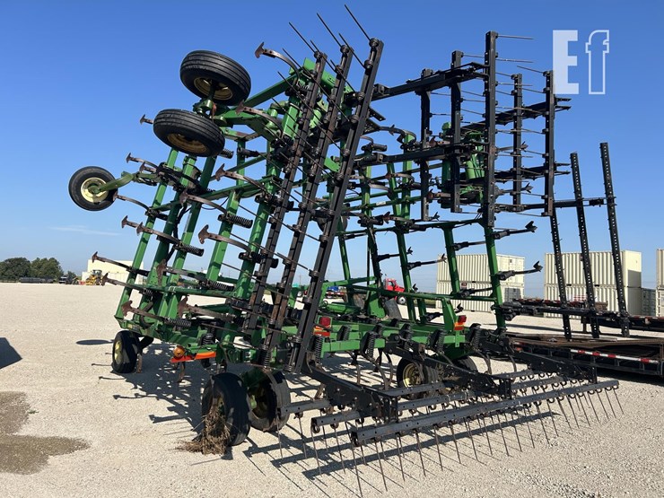 2004-john-deere-2210-image-9
